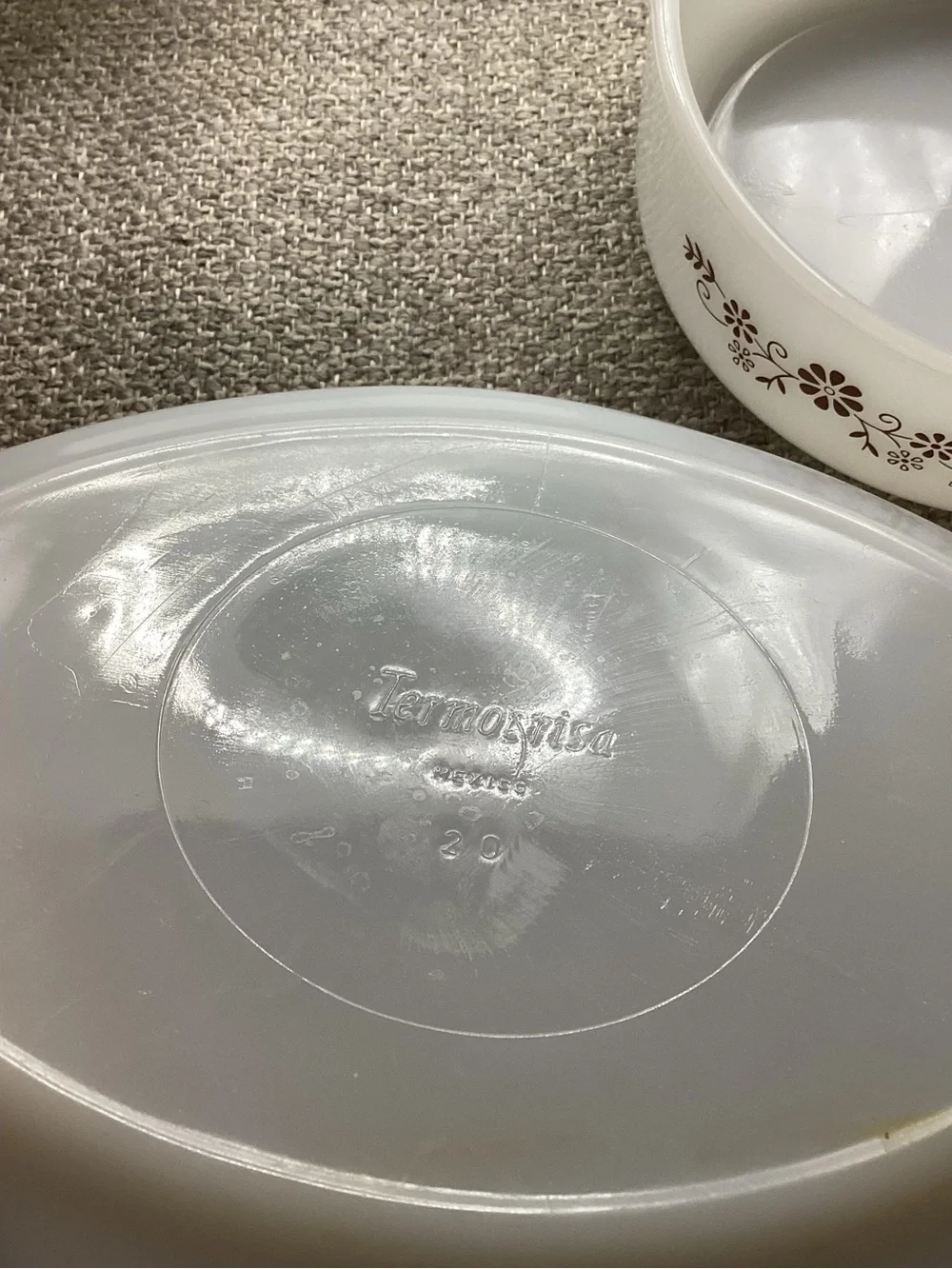 Dynaware Pyr-O-Rey (Termocrisa) brown floral pattern on Milkglass vintage